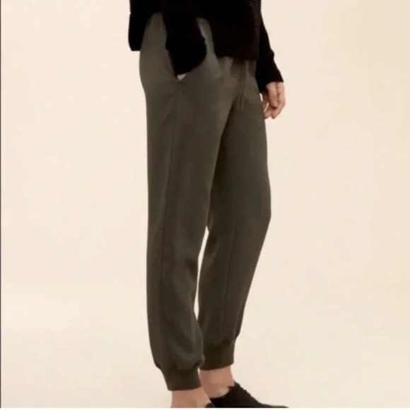 Aritzia Wilfred Khaki Buffon Pant Joggers,  size M - Picture 2 of 12